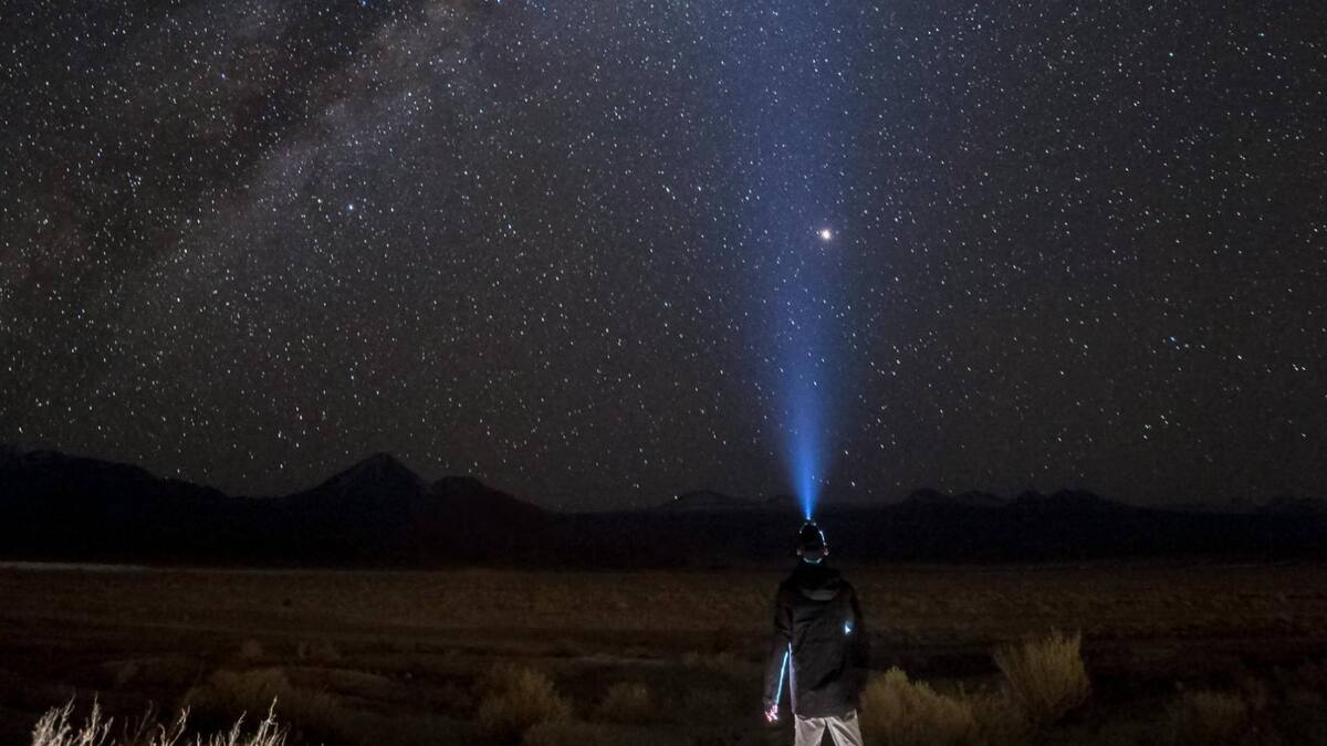 Mesas estelares en la Sierra: Madrid apuesta por el astroturismo para disfrutar de las estrellas y el entorno
