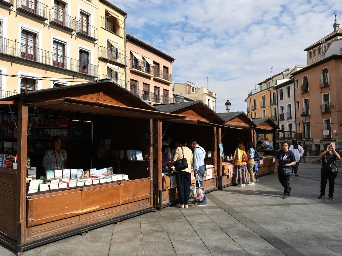 Adiós a los mercadillos en la Plaza de Zocodover de Toledo: los puestos se trasladarán después del verano