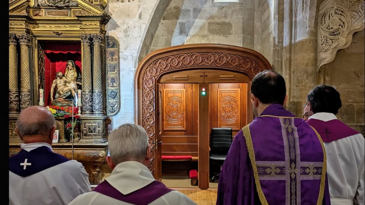 Maderas nobles que escucharán secretos de confesión