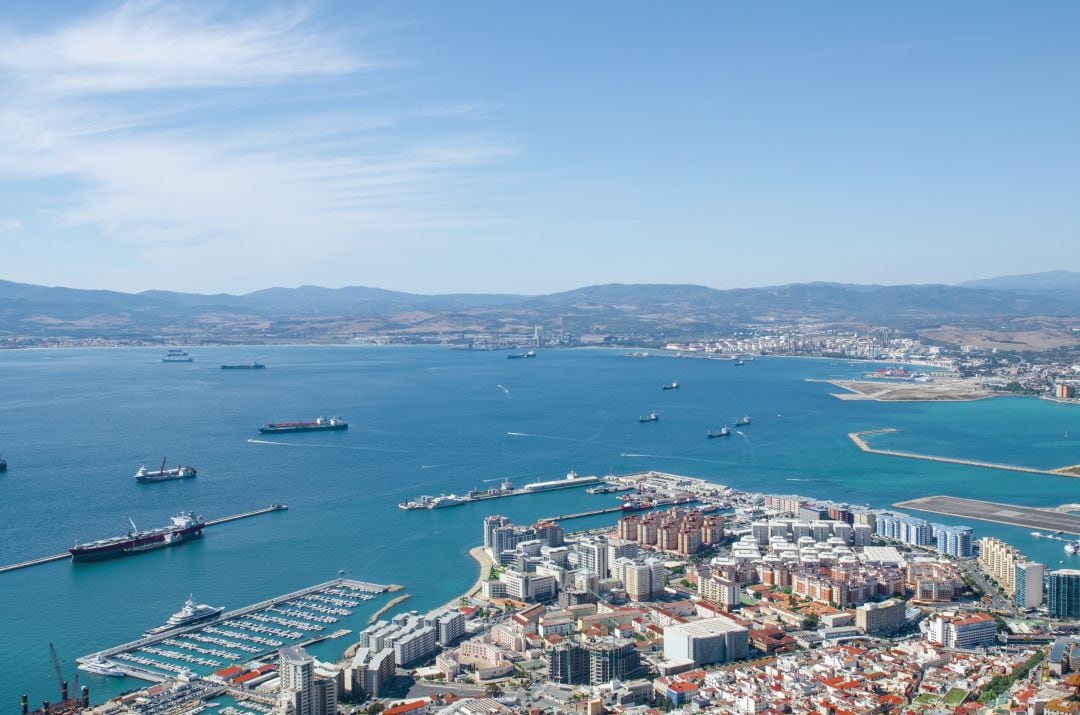 Imagen de archivo de la Bahía de Algeciras vista desde el Peñón de Gibraltar.