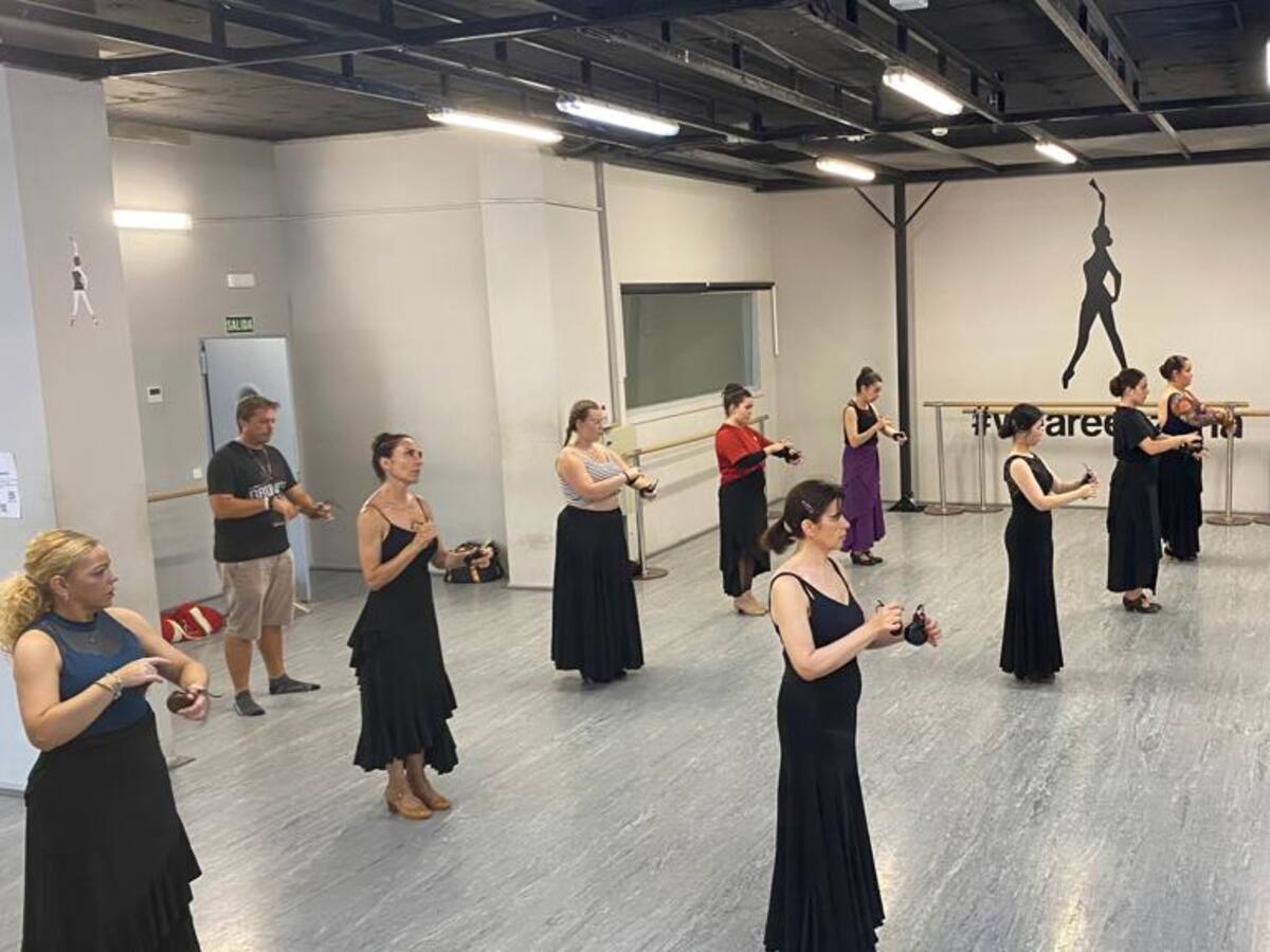 La escuela madrileña Eszena Danza logra una estancia en el Ballet Nacional de España: "No sé cómo hubiese sido mi vida si mis padres no me hubiesen apuntado a danza"