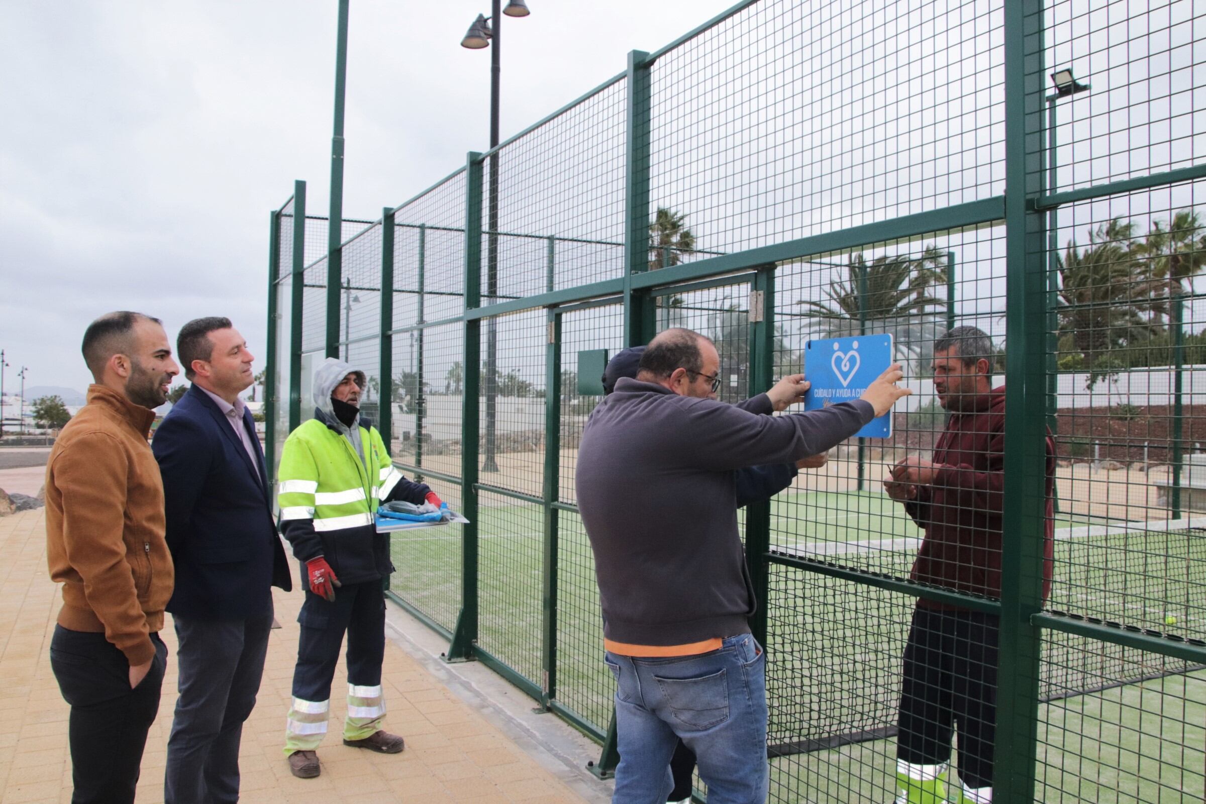 Visita municipal a una de las instalaciones deportivas del municipio.