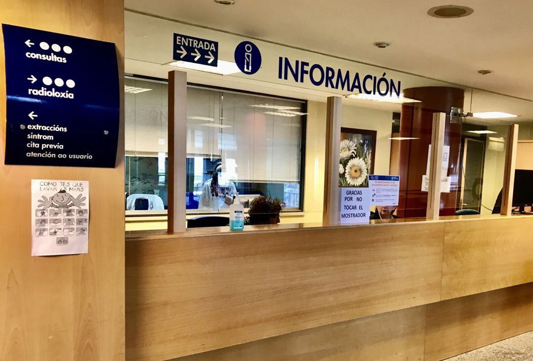 Mampara de seguridad instalada en el punto de Información del Hospital Montecelo