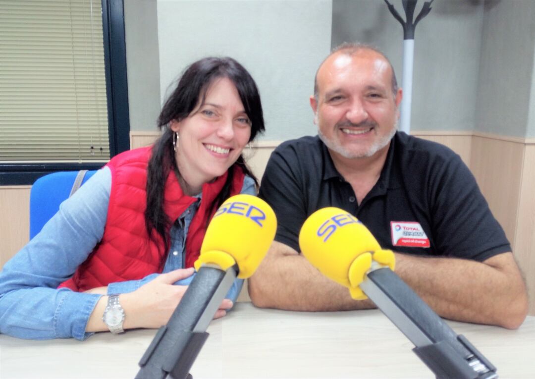 Mª Deltell y Juan Jº Crespo, integrantes de la Comparsa de Contrabandistas de Elda.