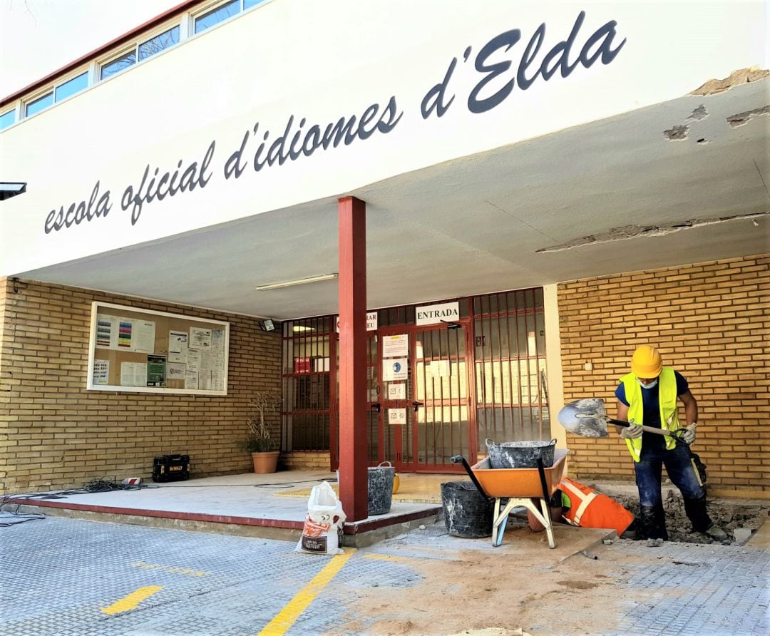 Comienzan las obras de reforma de la Escuela Oficial de Idiomas de Elda 