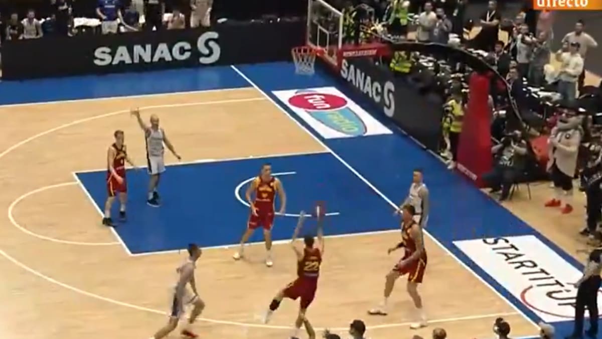 España protagoniza una milagrosa remontada gracias a un triple sobre la bocina que heló a Eslovaquia