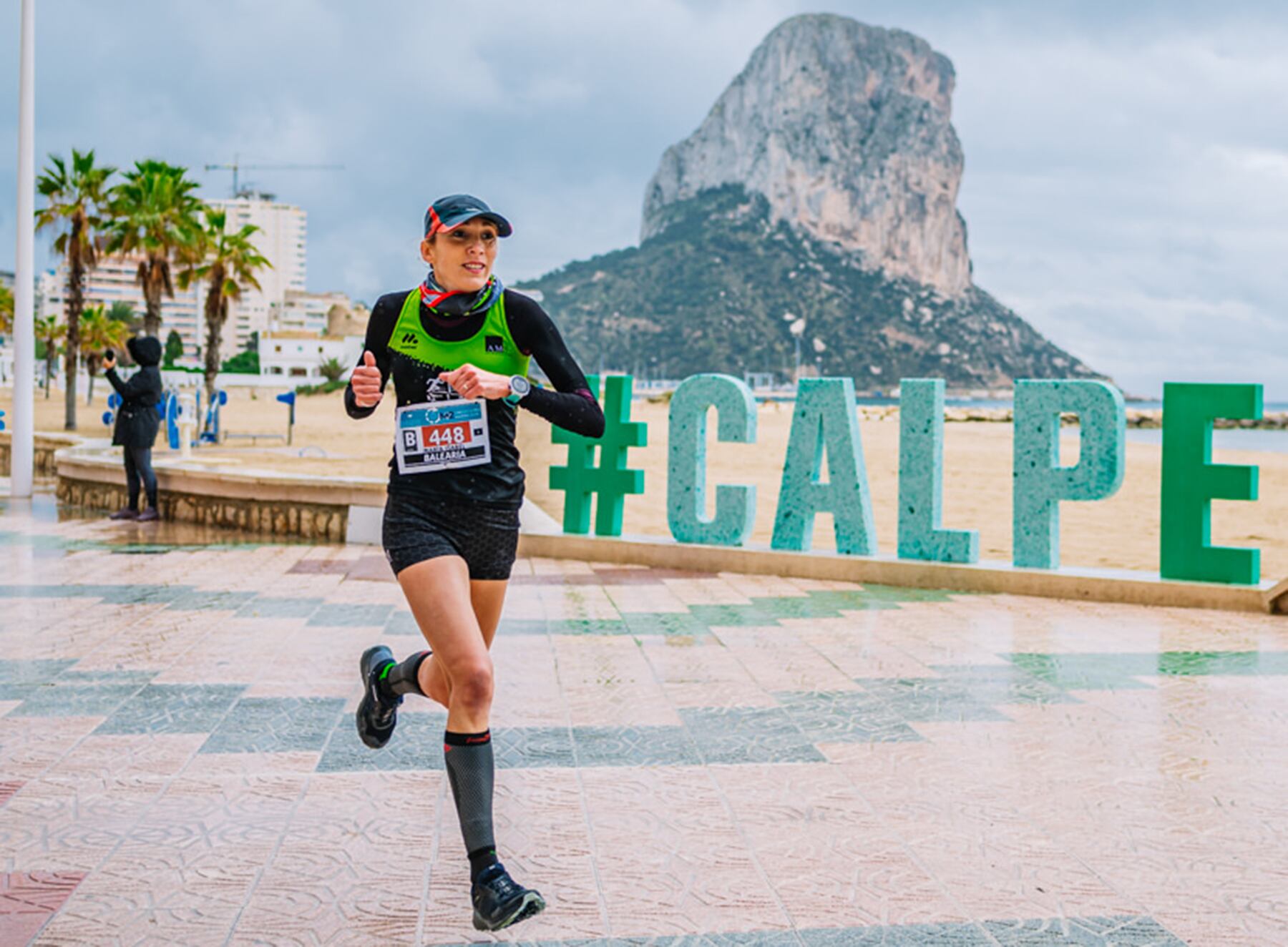 La atleta María Isabel Ferrer en la carrera popular de Calp.