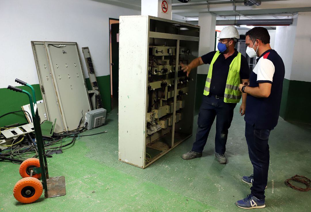 Visita Jesús Alba a la piscina municipal José Laguillo