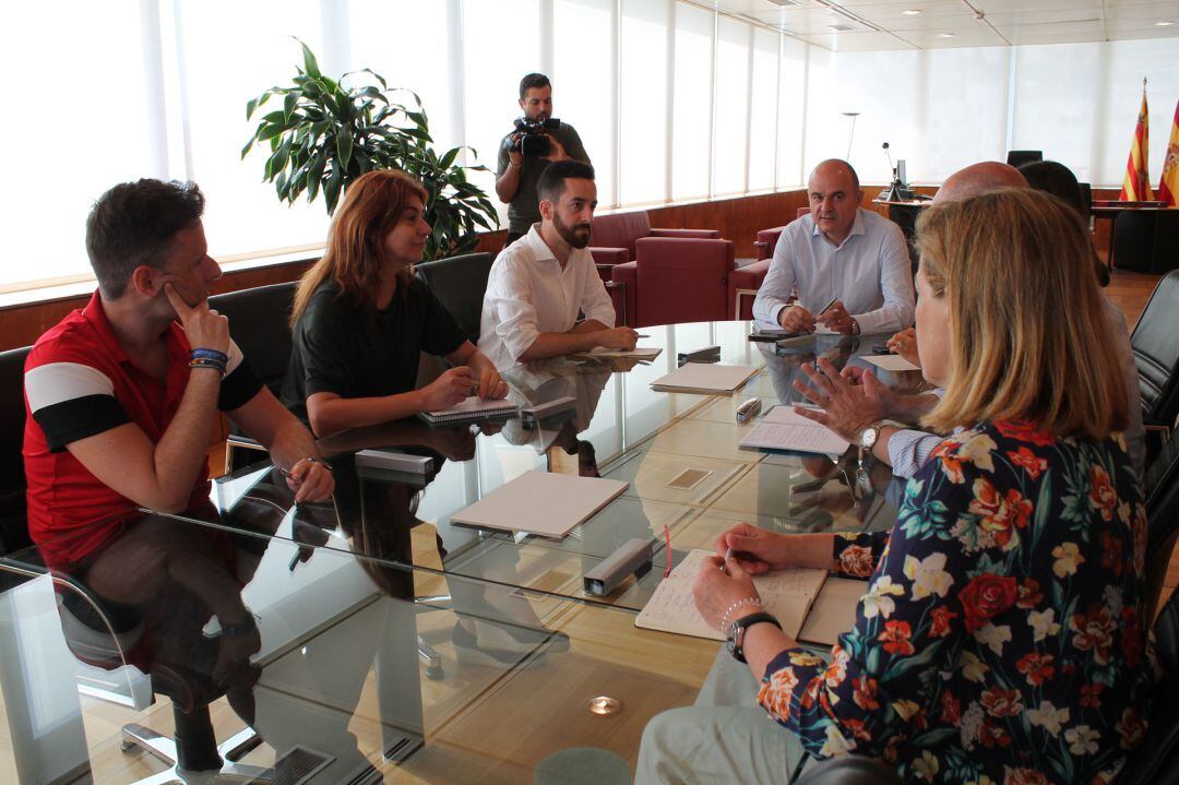 La primera reunión del nuevo equipo de gobierno