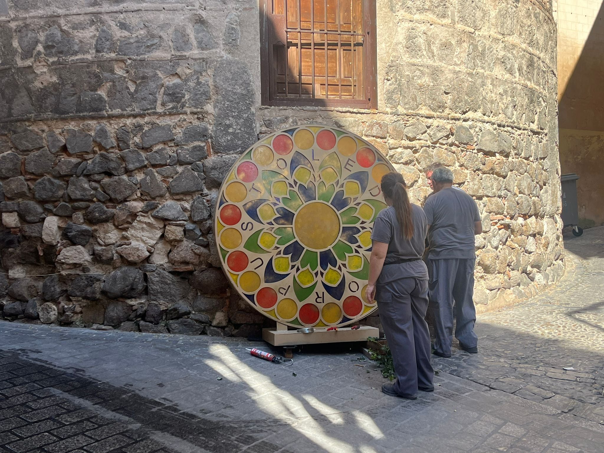 Imagen de uno de los adornos que se ubican en el recorrido procesional del Corpus en Toledo