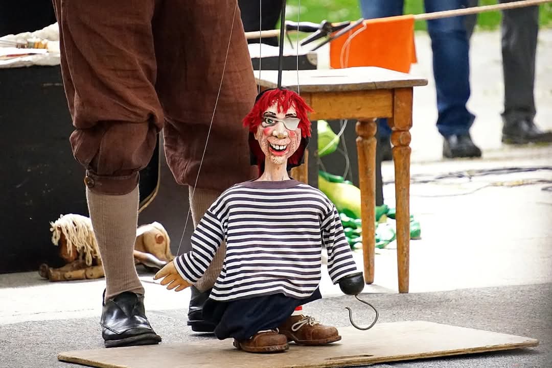 Una representación de títeres