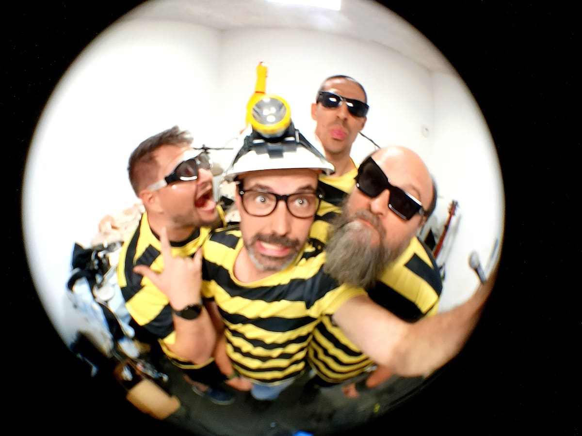 El espíritu irreverente de Siniestro Total revive en Loarre con el directo de Tributo Total en Cosecha de Invierno