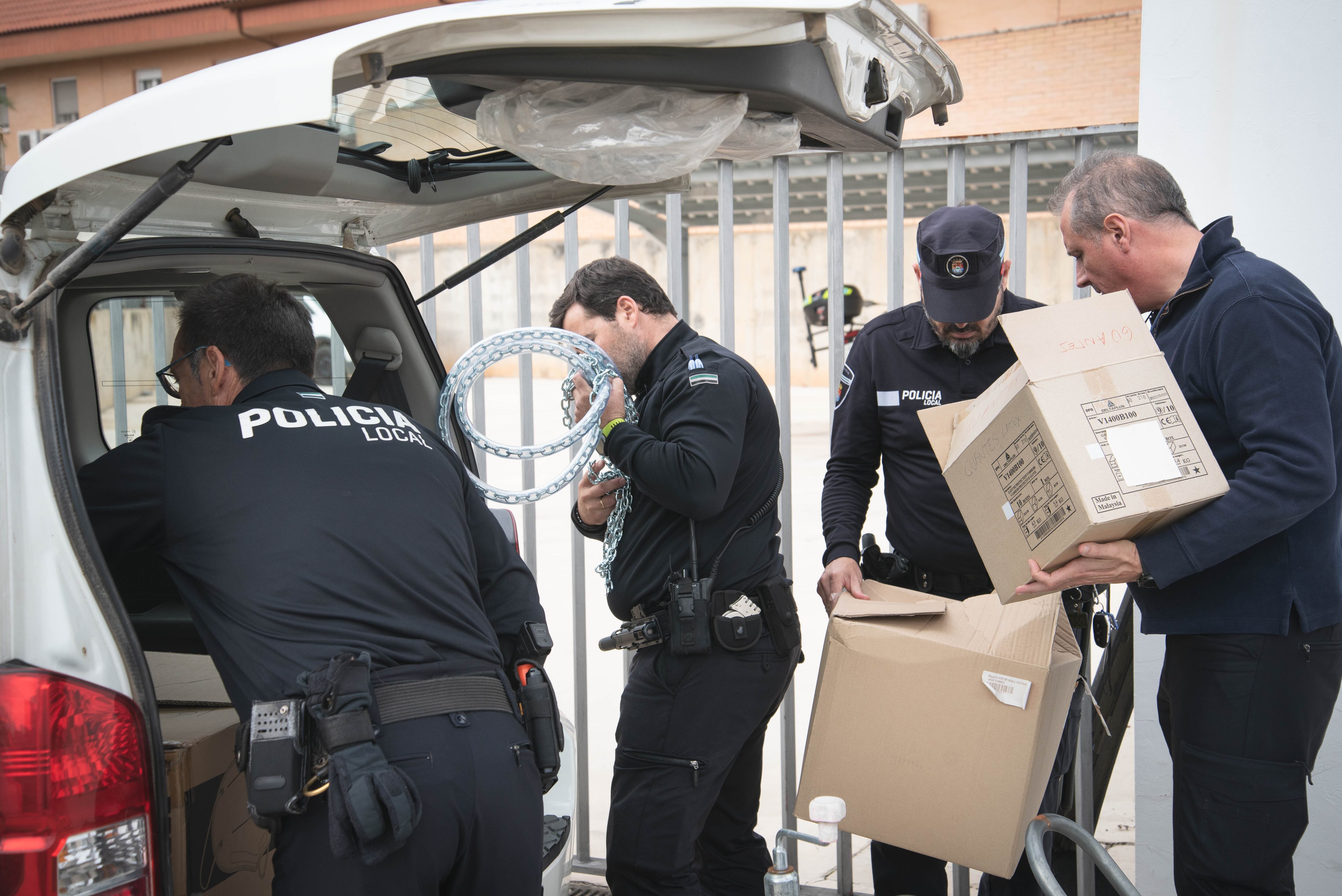 Policías locales partiendo hacia Valencia