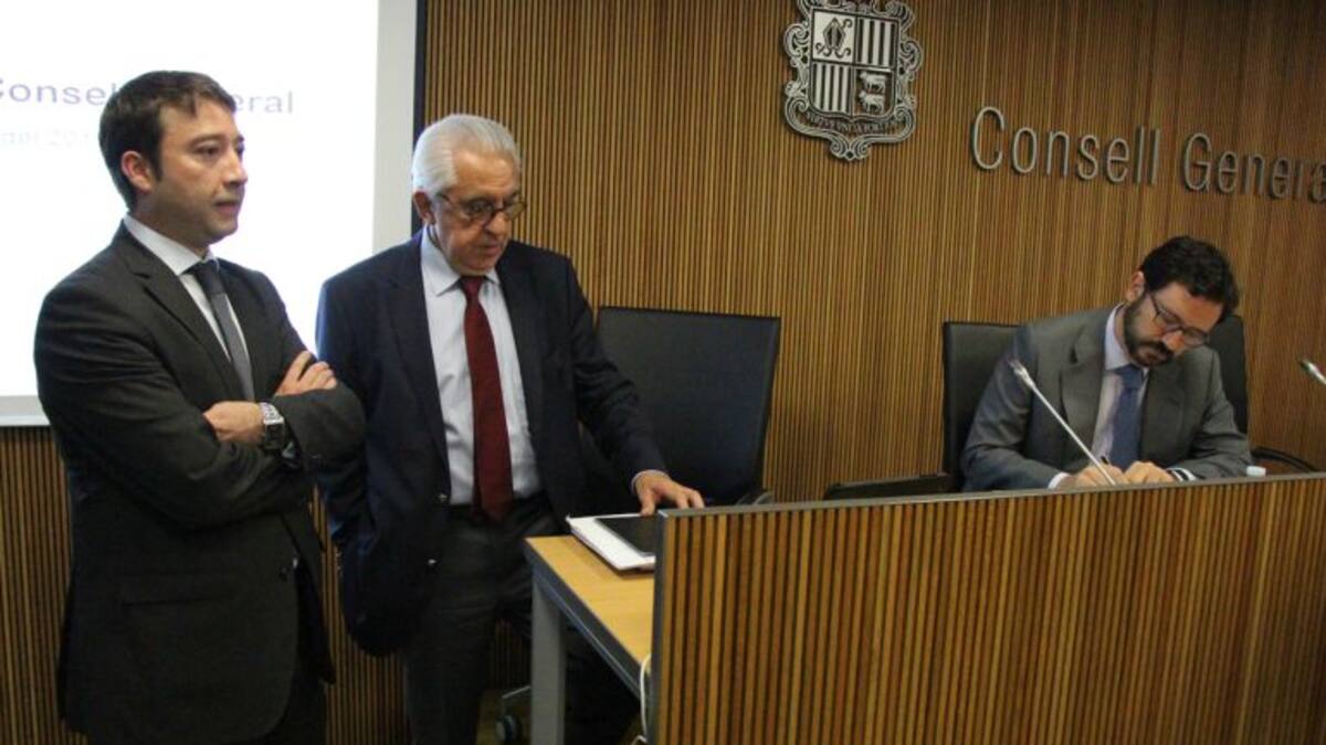 La ministra Gelabert manifesta la seva satisfacció perque hi hagi finalment ofertes per a VallBanc