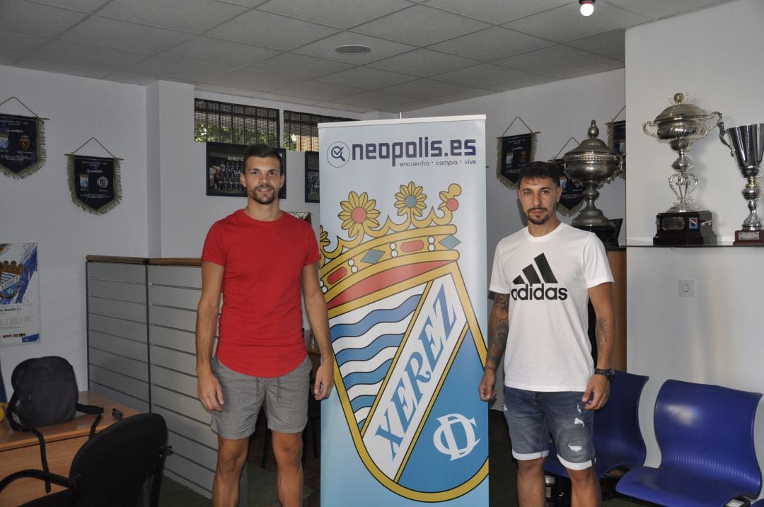 Dani Castro y Álex Rodríguez en la sede del club