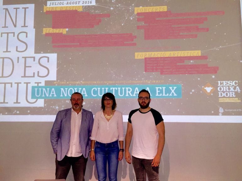 El coordinador de Cultura, la concejala de Cultura y el programador de L'Escorxador
