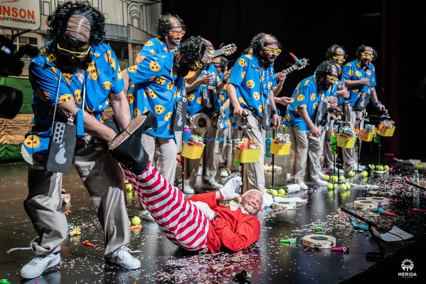 El elfo de la navidad también se ha colado este año en la actuación de &#039;Esto ya no hay quien lo pare&#039;/ Ayuntamiento de Mérida