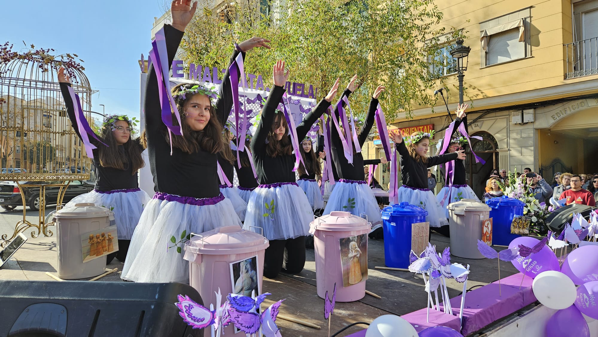 Actuación de las alumnas del Colegio Dr. Fleming