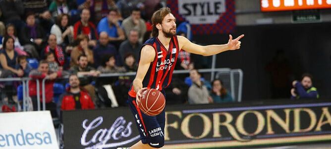 Peppe Poeta, desplegó su mejor juego ofensivo anotando 21 puntos