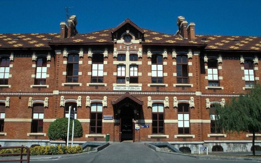 Entrada del hospital de Basurto,en Bilbao