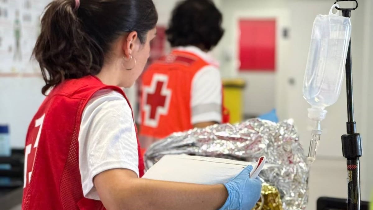 Una embarazada a término llega en una segunda patera a la costa de Alicante
