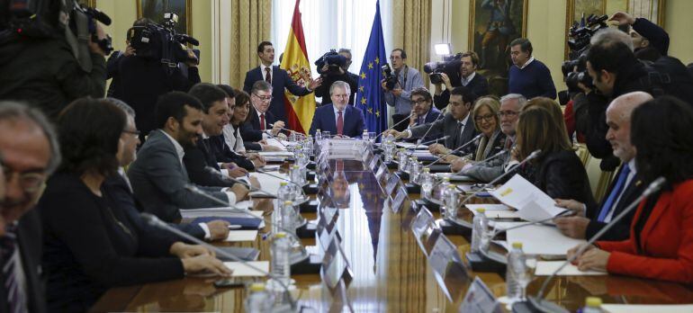 El ministro de Educación, Íñigo Méndez de Vigo, durante la Conferencia Sectorial de Educación celebrada hoy en la sede del Ministerio, en Madrid.