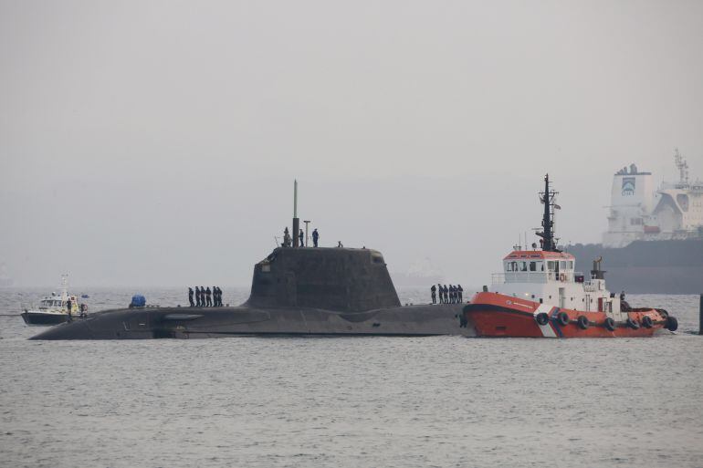 El submarino nuclear HMS Ambush, que ayer colisionó con un buque cisterna.