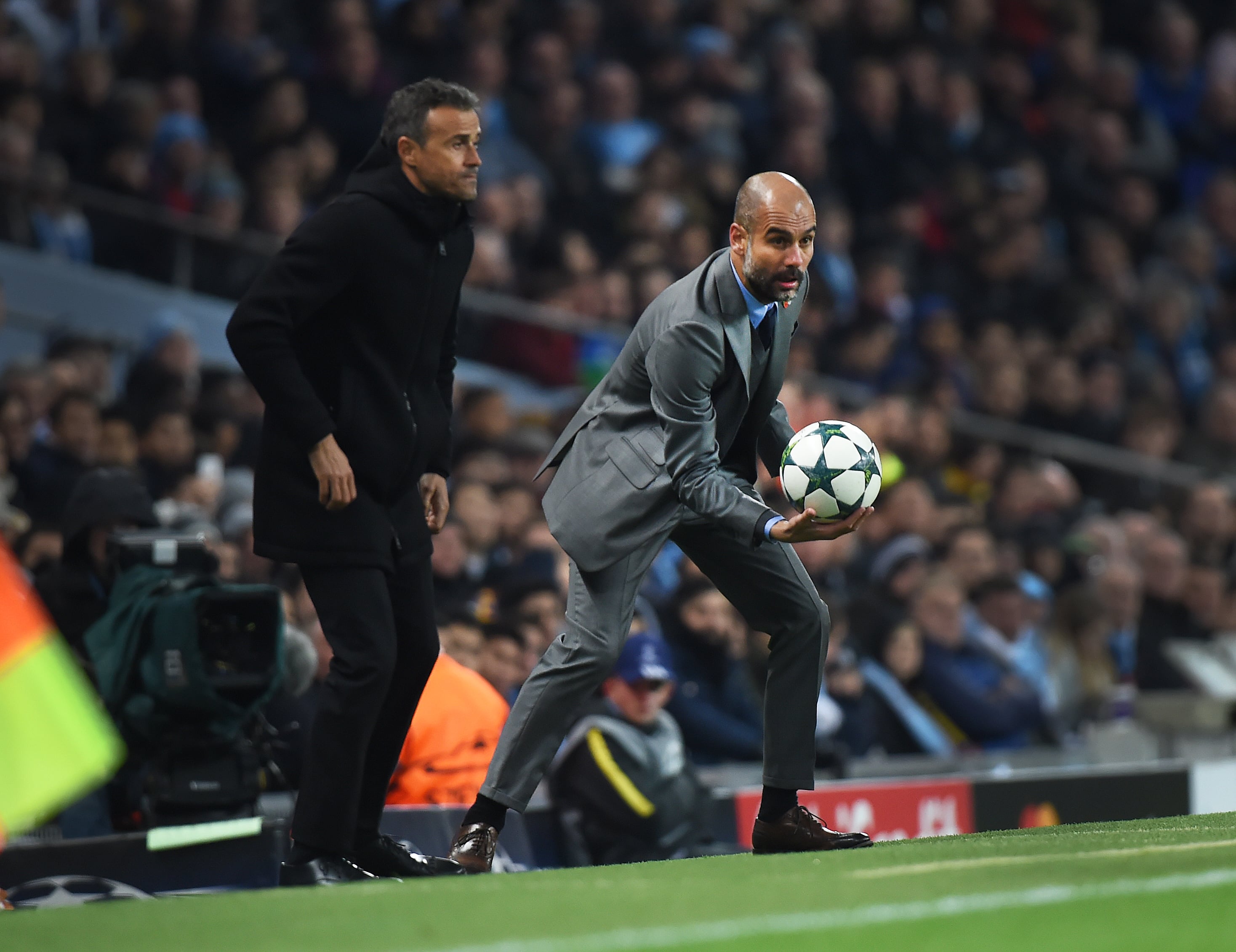 Pep Guardiola y Luis Enrique, durante un partido de Champions en 2016. (Visionhaus GP/Corbis via Getty Images)