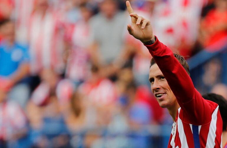 Fernando Torres celebra uno de sus dos goles al Sporting en la jornada 4 de la Liga.