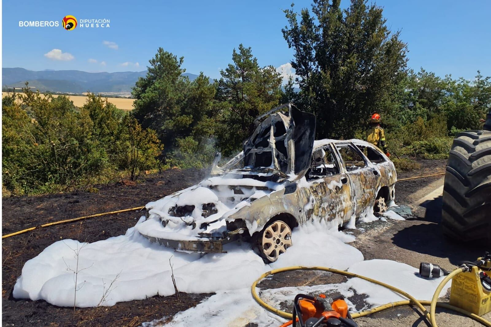 El vehículo quedaba totalmente calcinado