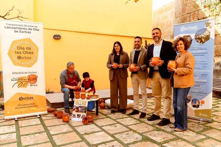 Sorbas recupera sus tradiciones más arraigadas con el Día de las Ollas.