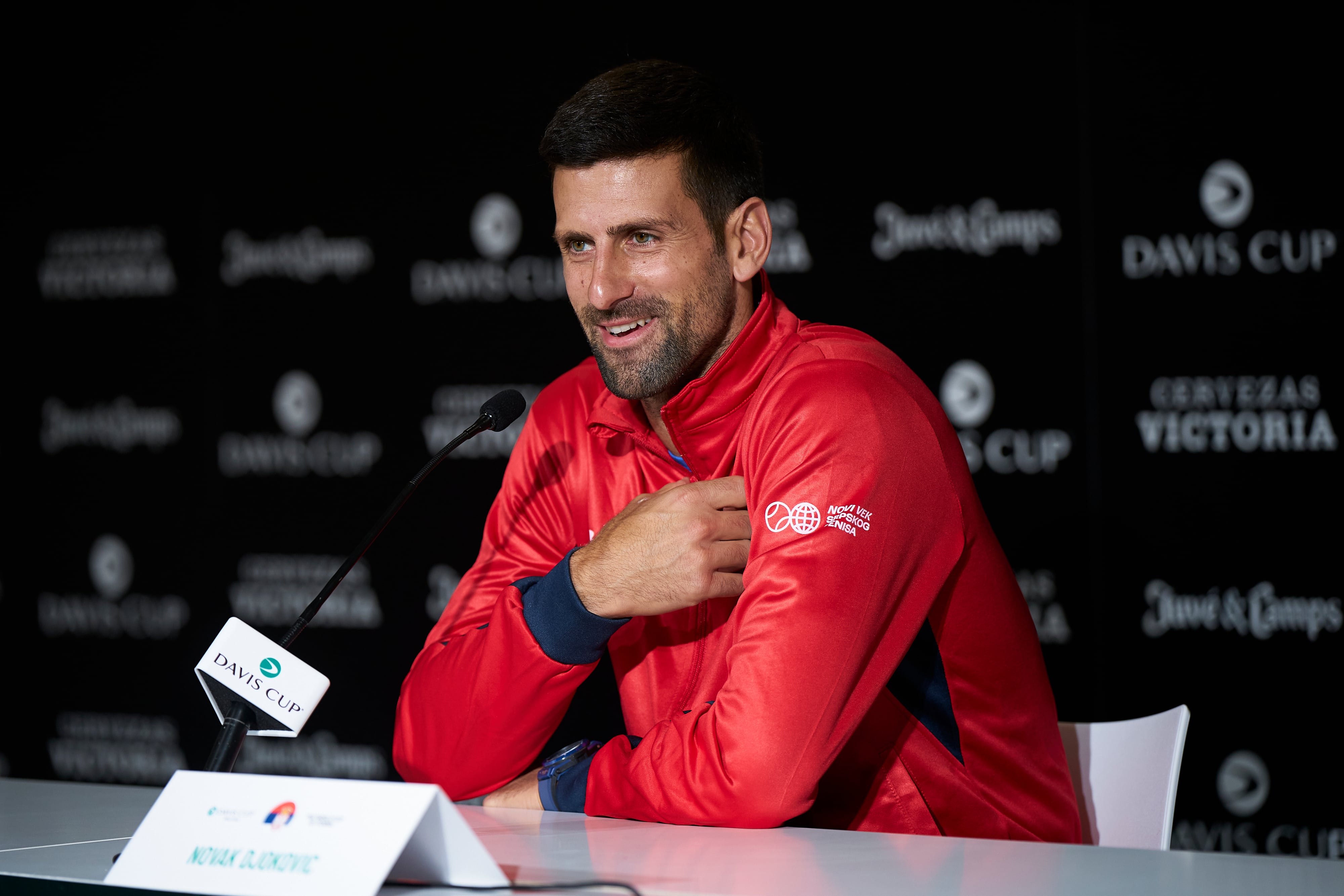 Novak Djokovic habla en la rueda de prensa previa al España-Serbia de la Copa Davis en Valencia