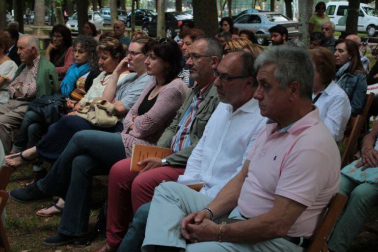 Llamas junto a los concejales del grupo socialista