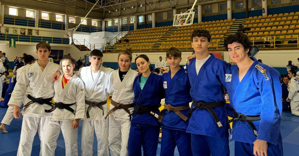 Deportistas de la Escuela Judo Ibón