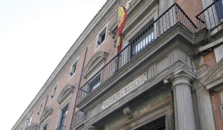 Fachada de la sede del Consejo de Estado cuyos miembros se han reunido hoy despues de la aprobación de la ley catalana del referéndum.