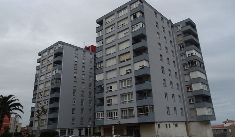 Fachada de un edificio de Santander que ha sido rehabilitado.