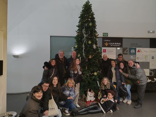 Los actores de "Instrucciones para montar un cabaret", durante un ensayo