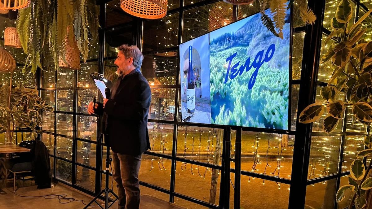 El productor y creador musical Queco apadrina el vino berciano Tengo: ‘Es una de mis canciones’