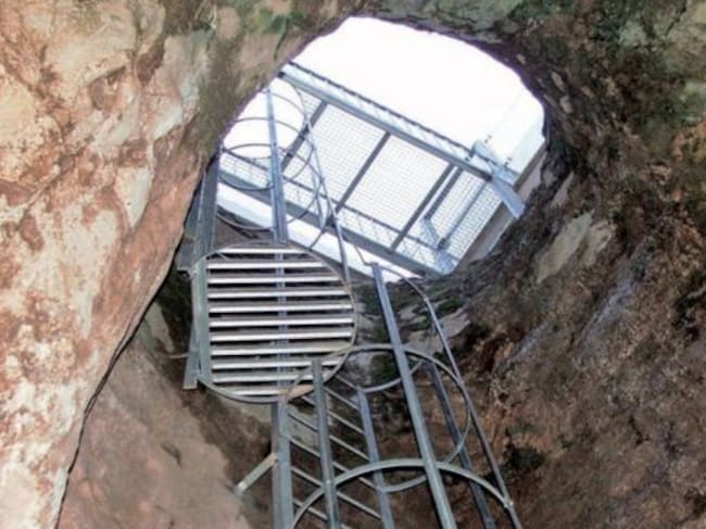 Instalación y equipamiento en el pozo minero de acceso a la mina de Torralba (Cuenca).