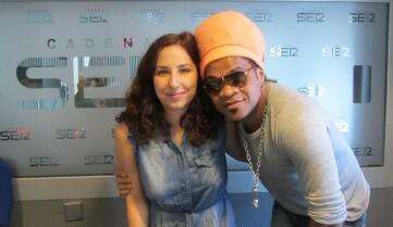 Puri Beltrán y Carlinhos Brown