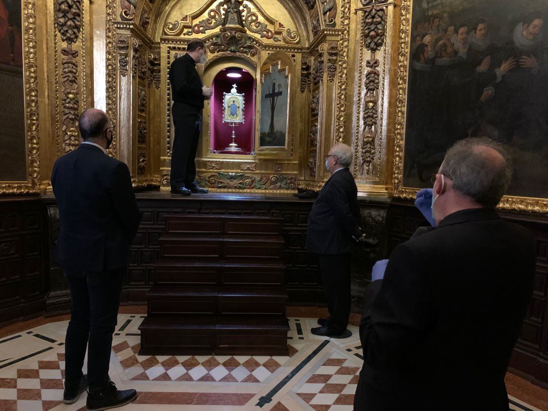 Ensayo de la apertura del camarín con medidas de seguridad especiales por el coronavirus