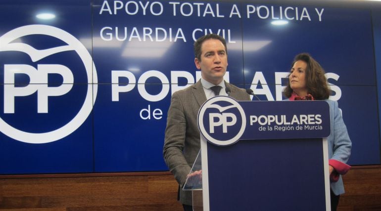 Teodoro García, durante su comparecencia pública en la sede del PP en Murcia.