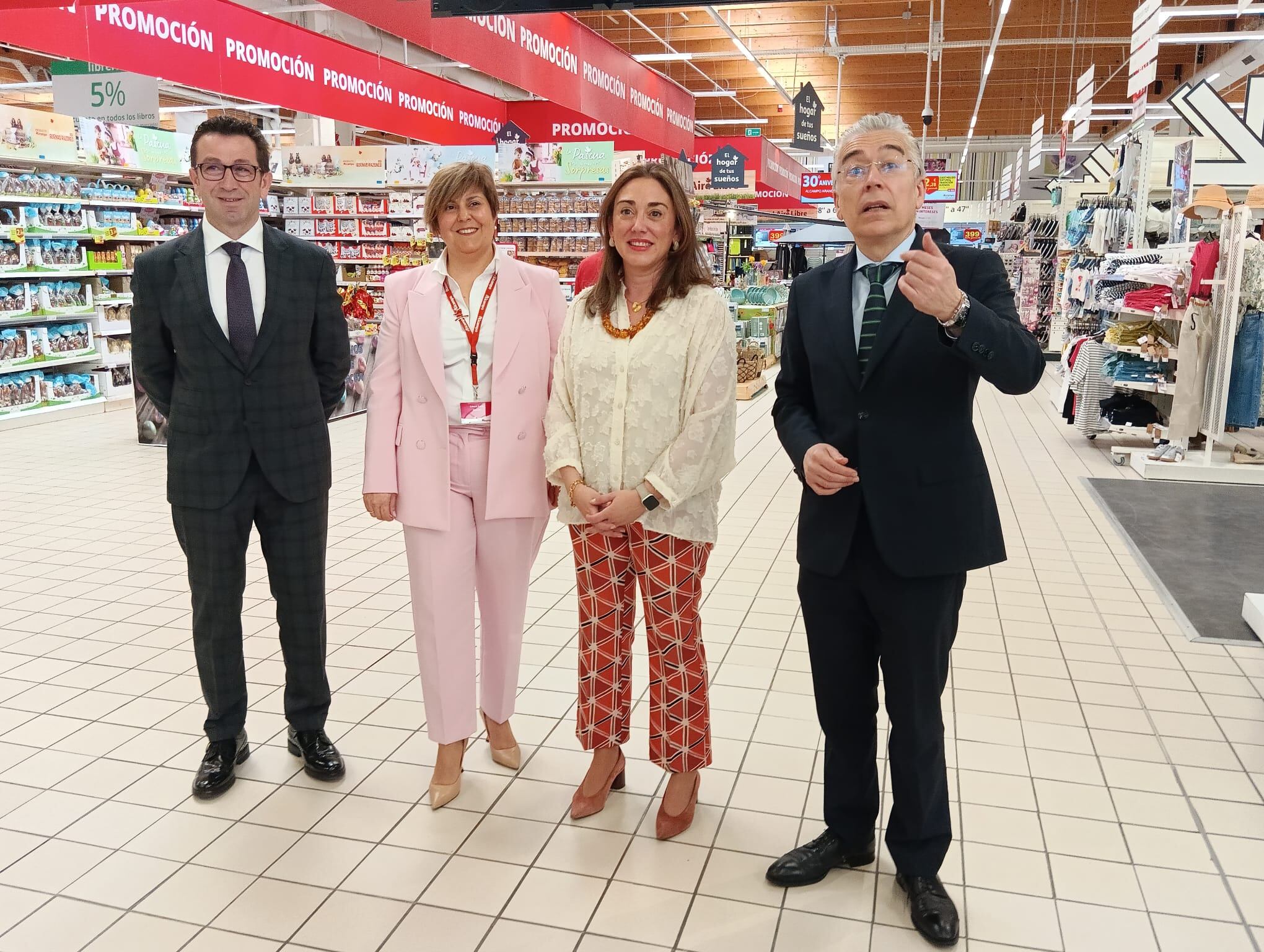 Visita de las autoridades en el 30º aniversario de Alcampo