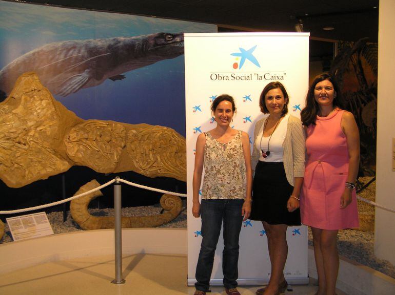 Visita de responsables de "La Caixa" al MUPE