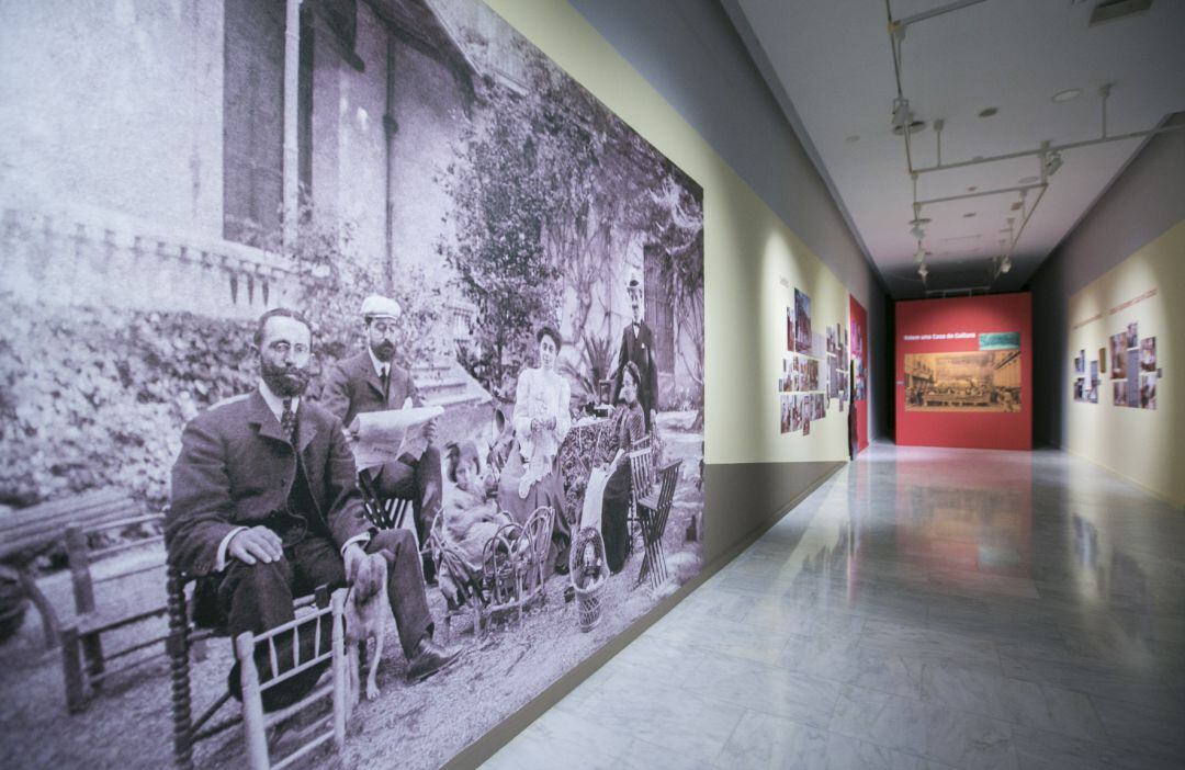 Exposición fotográfica con motivo de los 20 años de la Casa de la Cultura 