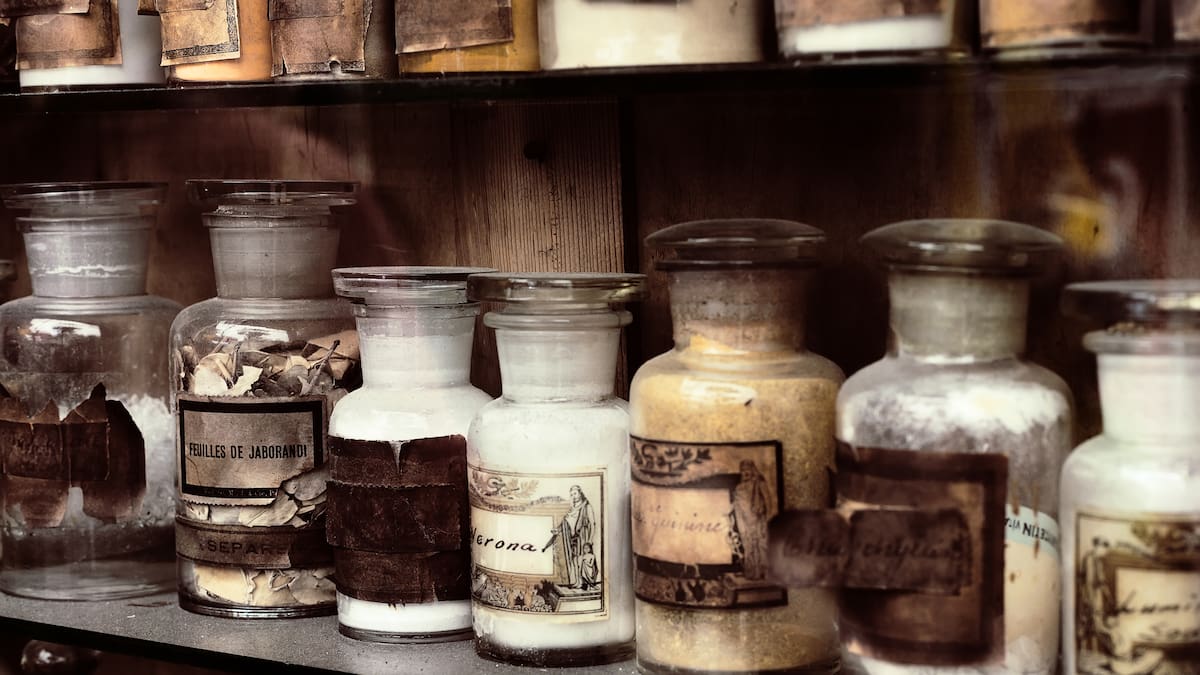 La técnica de moda en el siglo XIX para recuperar la turgencia del seno femenino: hoy en día sería impensable