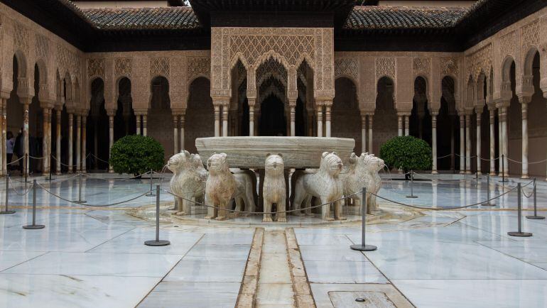 Patio de los Leones de La Alhambra.