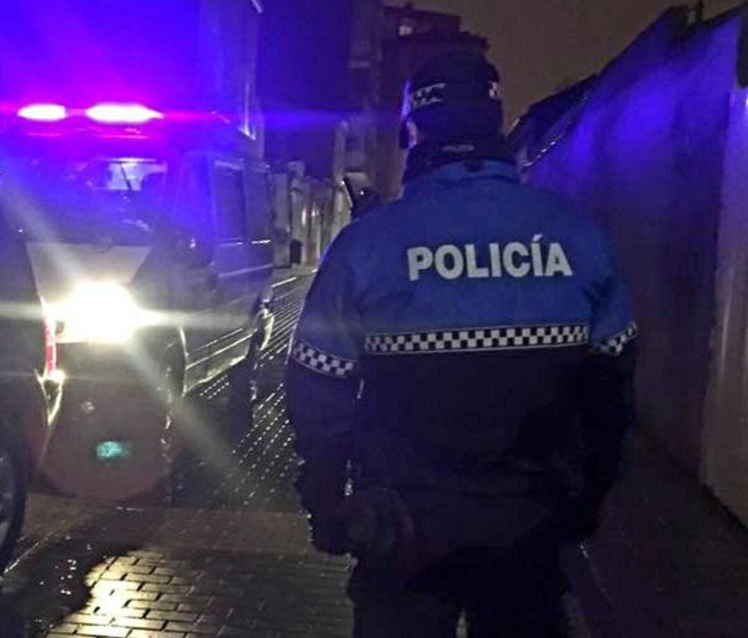 La mujer fue detenida por un intento de robo de vehículo