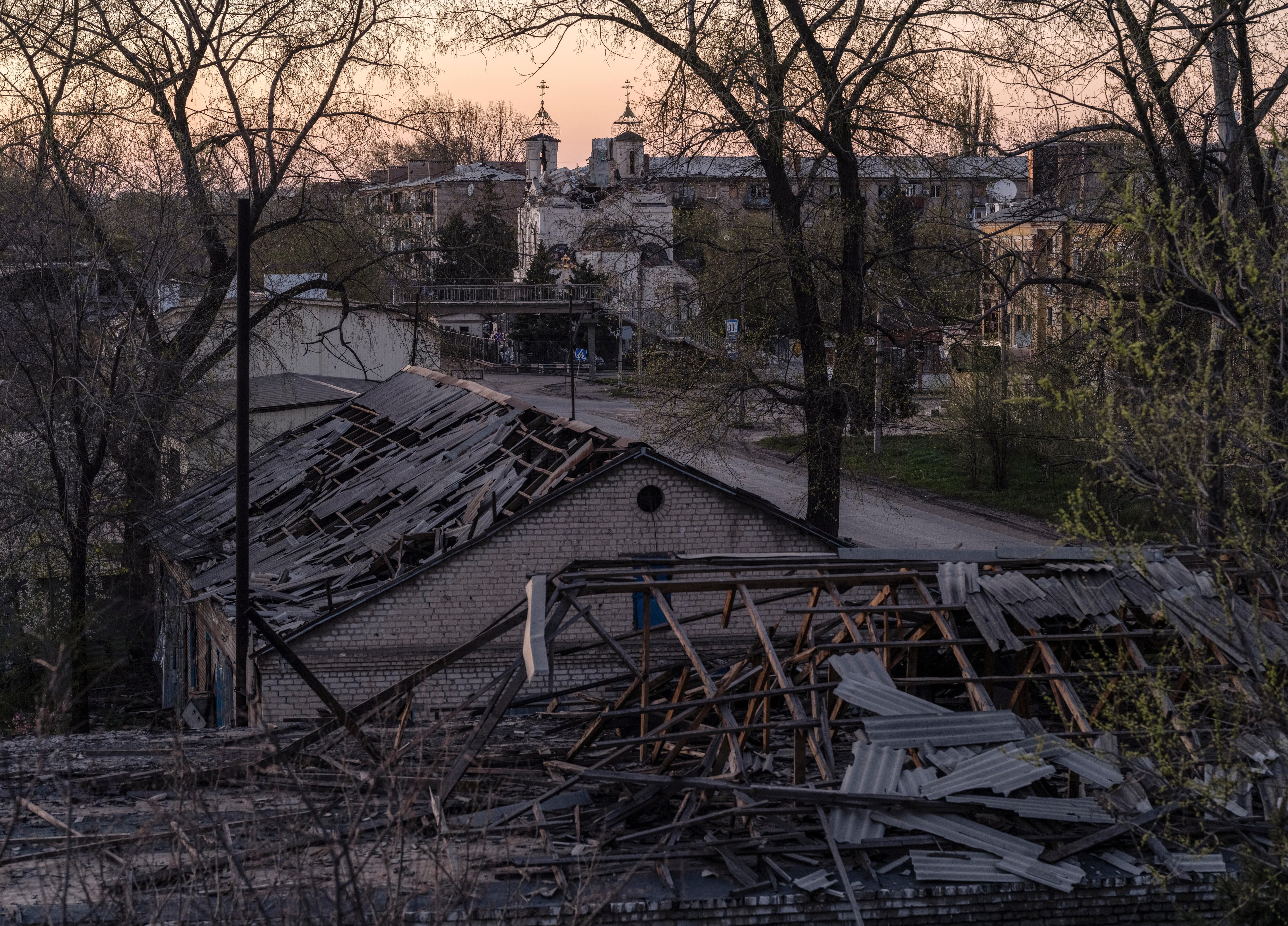 Destrucción en Kostyantynivka durante la invasión rusa. (Rusia, Ucrania) EFE/EPA/PRESS SERVICE OF THE 93RD SEPARATE MECHANIZED BRIGADE HANDOUT HANDOUT EDITORIAL USE ONLY/NO SALES