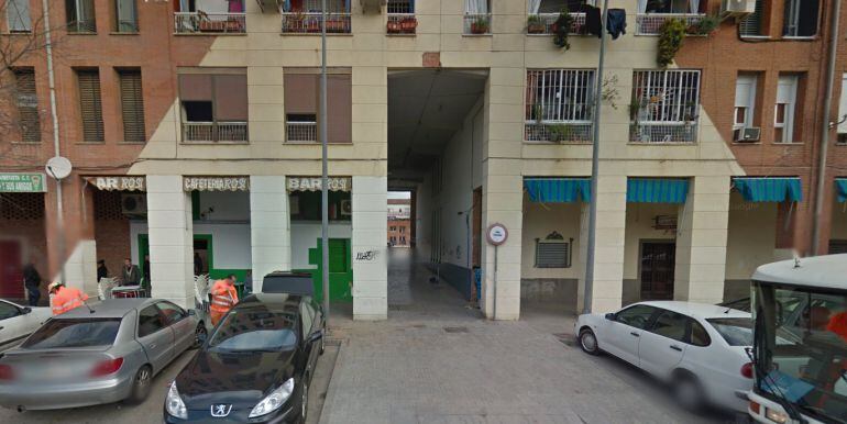 Imagen del exterior de la plaza Gabriel Celaya